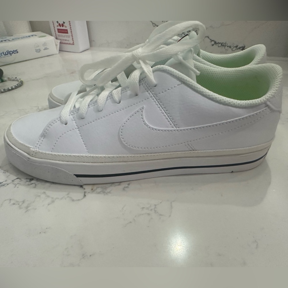 Nike Women's Court Legacy Next Nature

White black volt